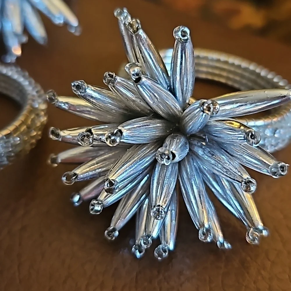 CYNTHIA ROWLEY Set of Four Starburst Holiday Beaded Napkin Rings